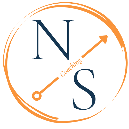 Logo de Nelly Sébastien, coach de vie spécialisée dans l’accompagnement des femmes face aux galères du quotidien.